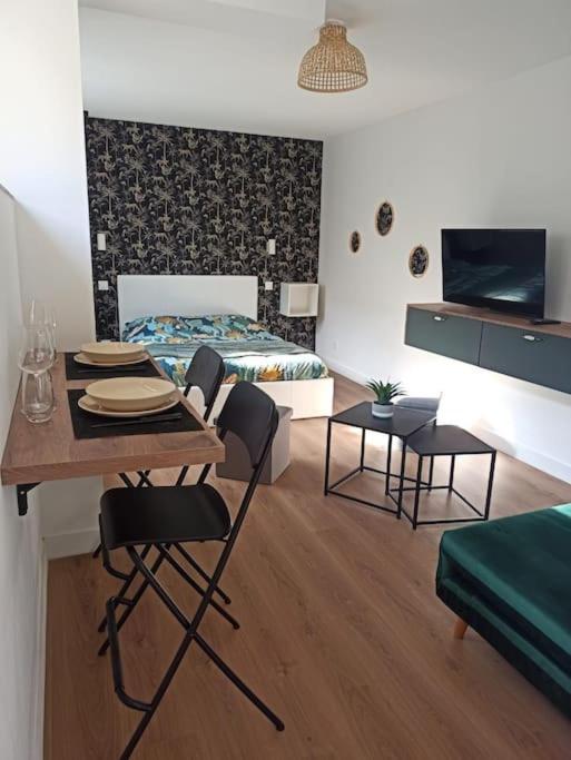 Superbe Appt Avec Cour Et Parking Gratuit A 5Min De La Cite Medievale Carcassonne Eksteriør billede