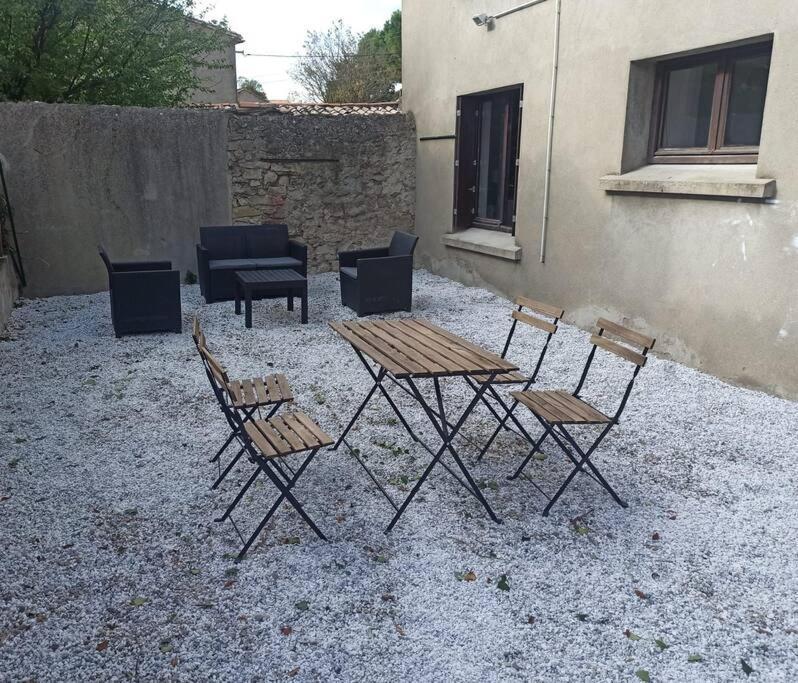 Superbe Appt Avec Cour Et Parking Gratuit A 5Min De La Cite Medievale Carcassonne Eksteriør billede